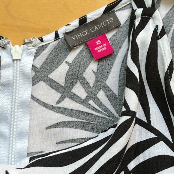 Vince Camuto ~ Palm Print Tie Shoulder Crop Asymmetric Wide Leg Jumpsuit ~ XS - Picture 8 of 9